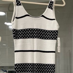 Alice + Olivia sleeveless maxi quilted dress